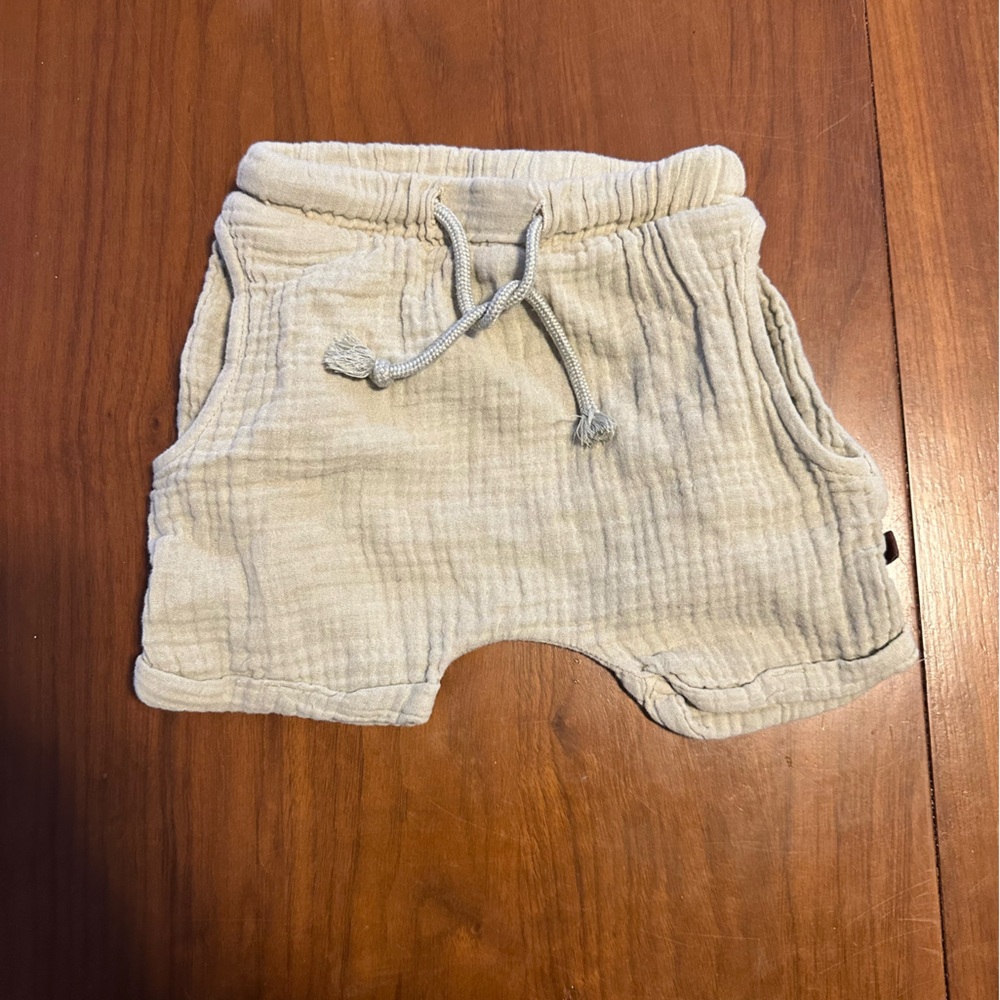 KIDWILD Organic Sage Green Gauze Shorts 12-18 months